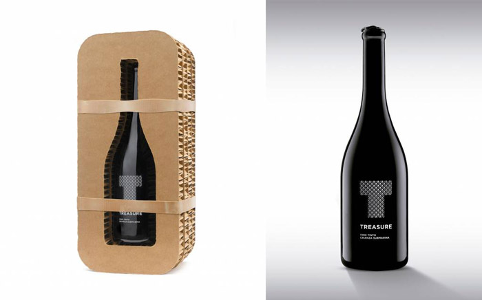 Carboard packaging for wine bottles